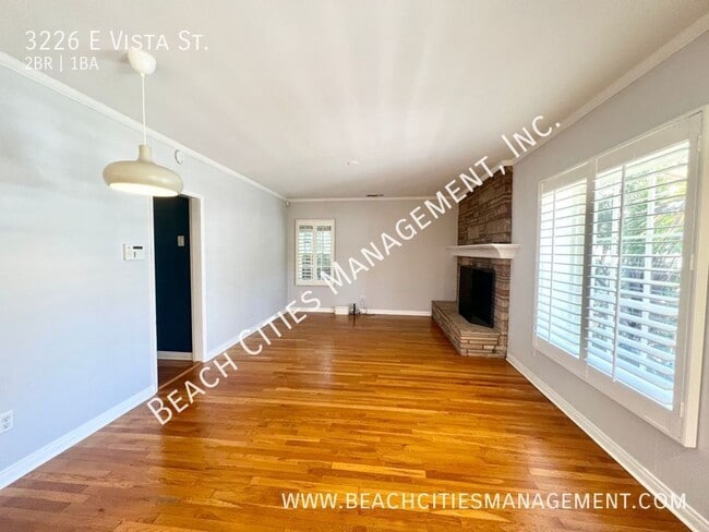 Building Photo - 3226 E Vista St