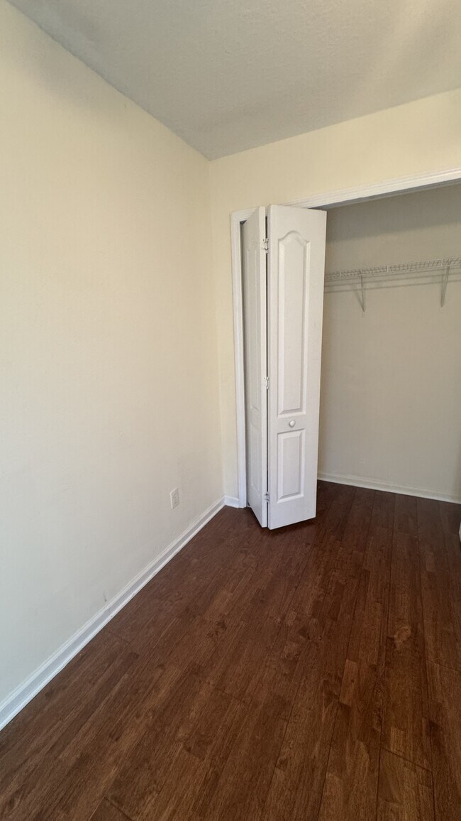 Building Photo - 1447 Biscayne Bay Cir