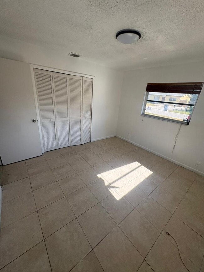 Building Photo - 347 NW 6th Ave