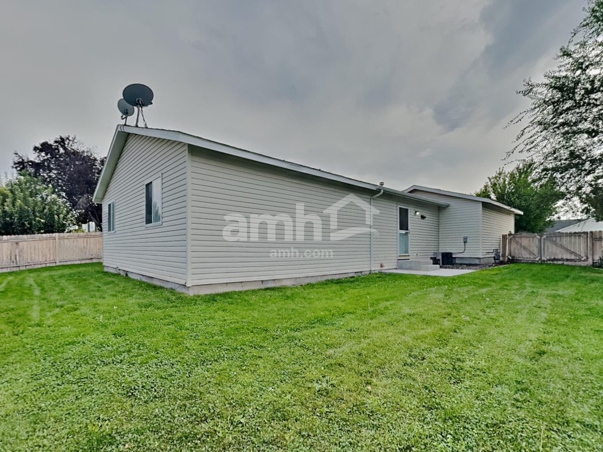 Building Photo - 720 W Tern Dr