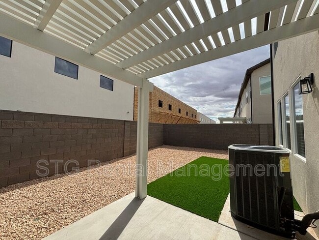 Building Photo - 879 S 4380 W