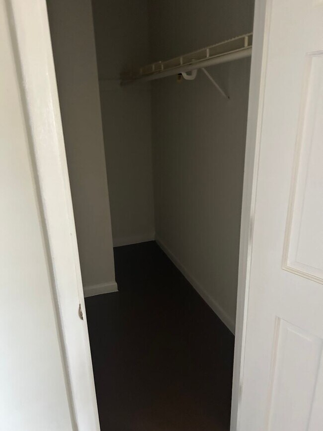 Building Photo - 321 Soperton Ave