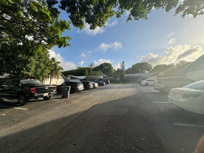 Building Photo - 1148 Summit Trail Cir