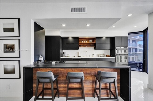 Building Photo - 20281 E Country Club Dr