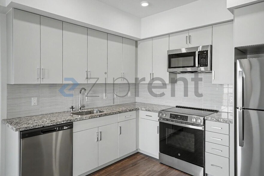 Building Photo - Unit 316