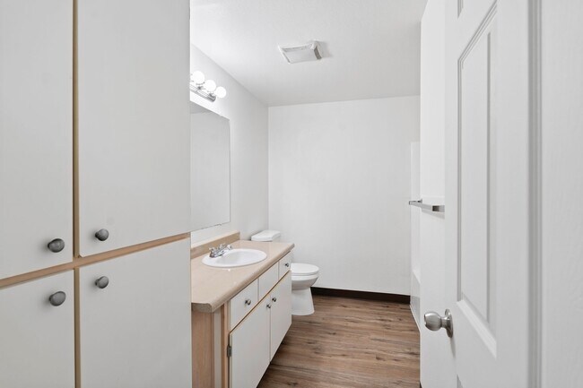 Building Photo - Bluebird Keizer ***Coming Soon*** Washer a...