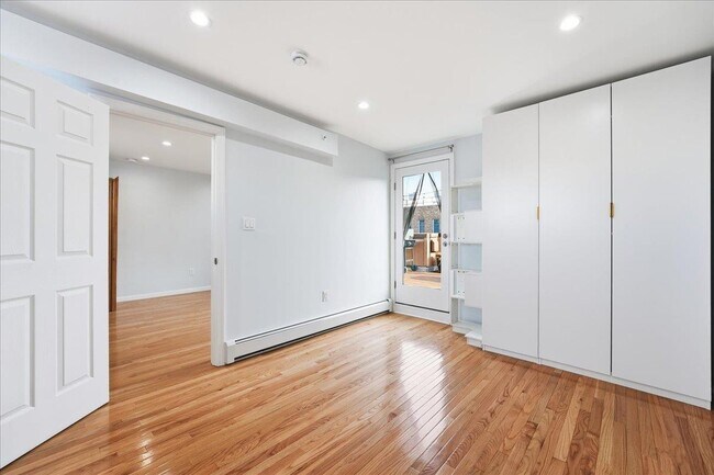 Building Photo - 600 Jefferson St