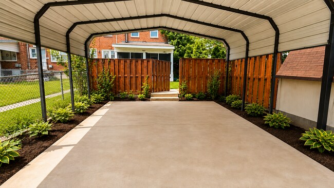 Building Photo - 7261 Bridgewood Dr