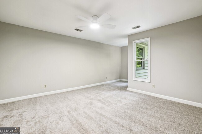 Building Photo - 110 Westchester Way