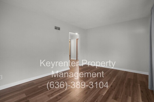 Building Photo - 1045 N New Florissant Rd