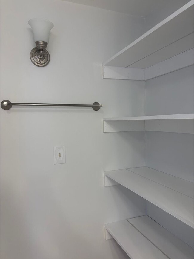 Building Photo - 2 Bedroom 1 Bath Home in Jarvisburg $1950/mo