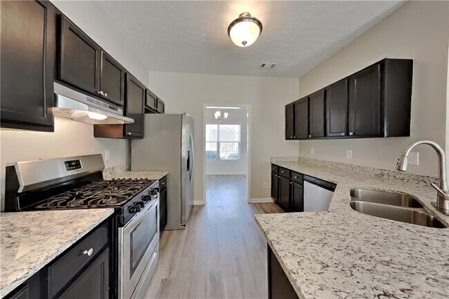 Building Photo - 2447 Moultrie Ct