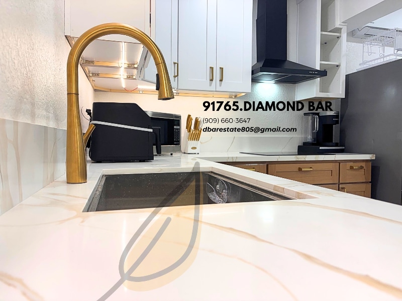 Building Photo - 805 Golden Prados Dr