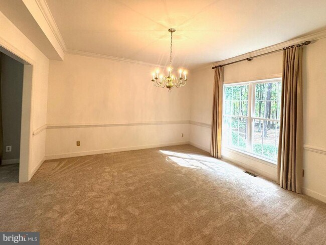 Building Photo - 11000 Farmview Way