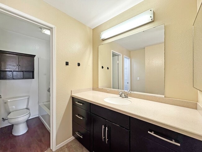 Building Photo - Beautiful 2B/2BA Condo in UTC!