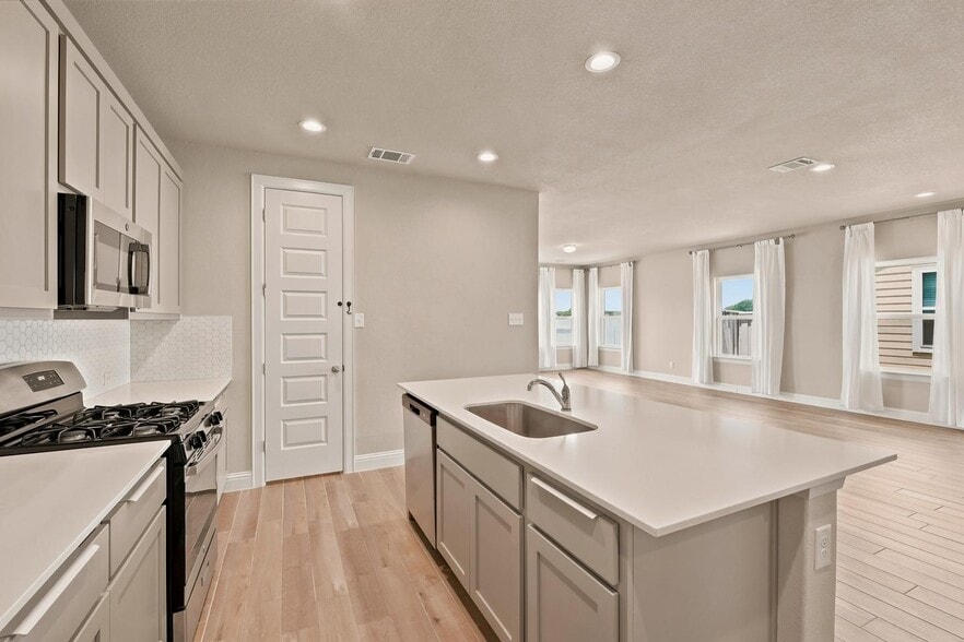 Building Photo - Comfortable Niederwald living with spacious common areas