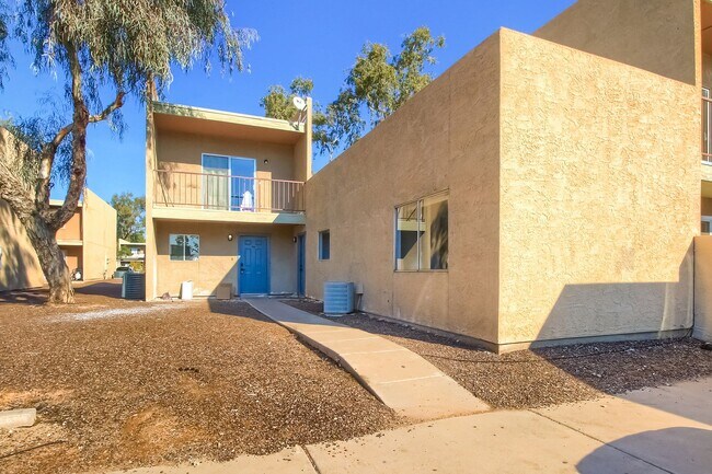 Building Photo - 1 Bedroom condo in Phoenix