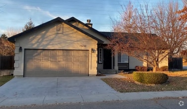 Building Photo - Clean Single-Level Home in Quiet Neighborhood