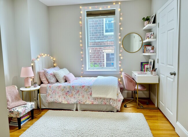 Building Photo - 76 Egmont St