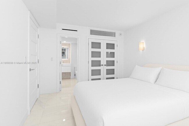 Building Photo - 9801 Collins Ave