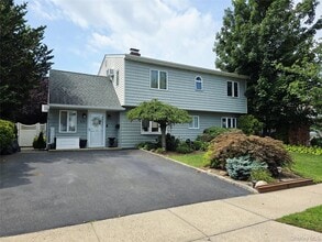 Building Photo - 104 Choir Ln