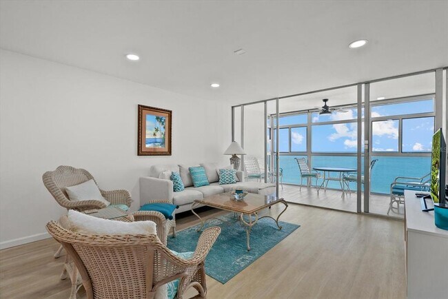 Building Photo - 255 The Esplanade N