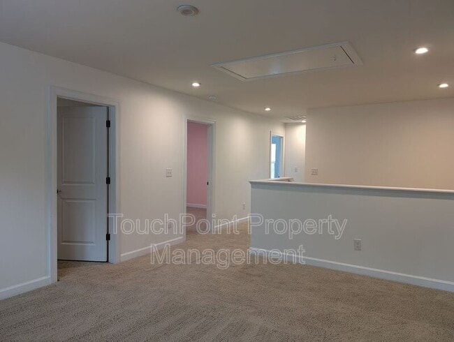 Building Photo - 5906 Fenway Dr