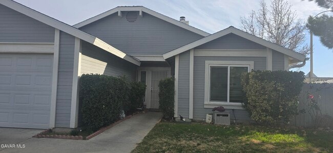 Building Photo - 2500 Topaz Ln