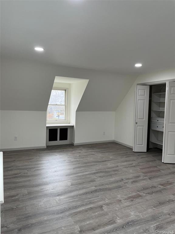 Building Photo - 256 N Wellwood Ave