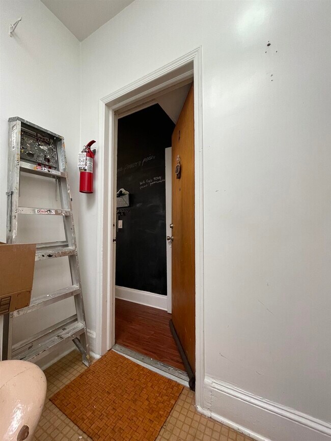 Building Photo - 134 43rd St