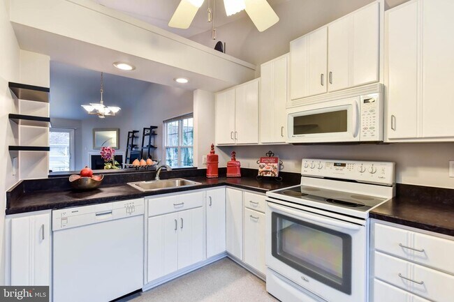 Building Photo - 2839 Yarling Ct