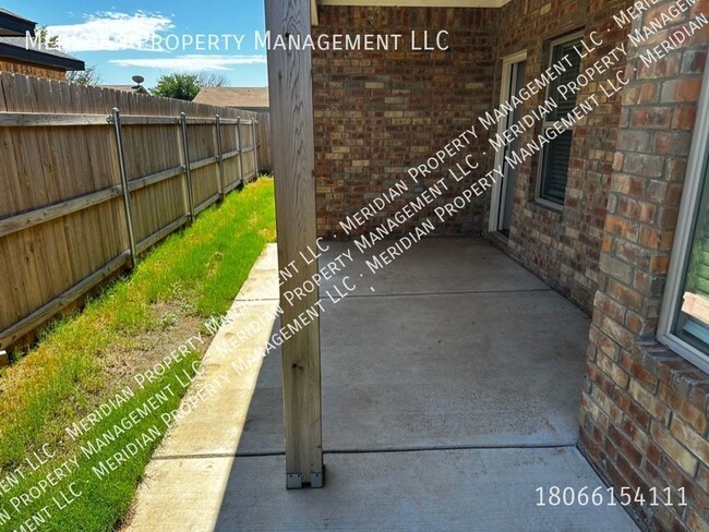 Building Photo - Four bed, four bath near TTU