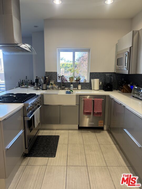 Building Photo - 1739 S Barrington Ave