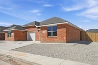 Building Photo - 2876 Glennster St