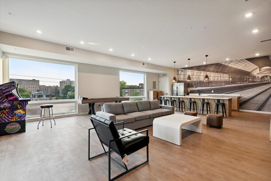 Building Photo - 308 W Chelten Ave