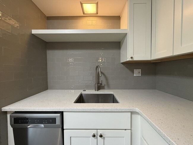 Building Photo - 2354 SE 48th Av