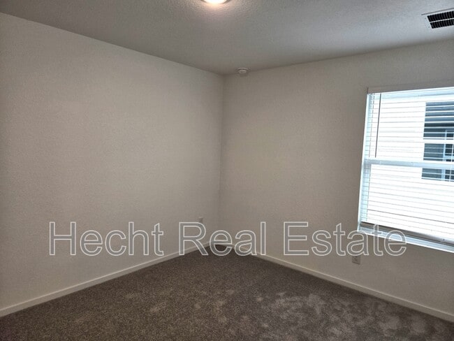 Building Photo - 968 Creek