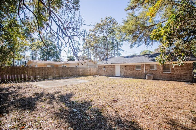 Building Photo - 7116 Skidaway Rd