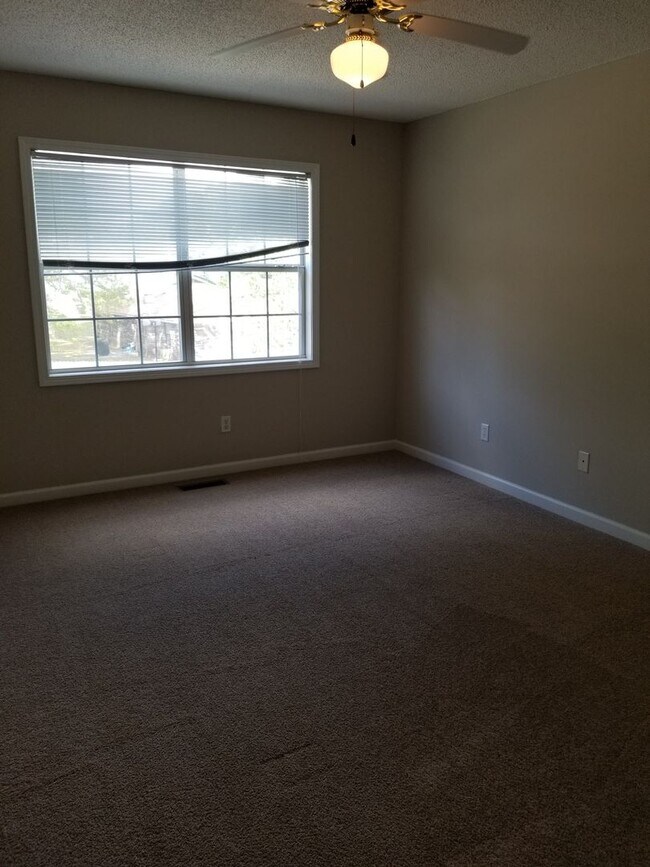 Building Photo - Foxchase Townhomes, Enterprise, AL