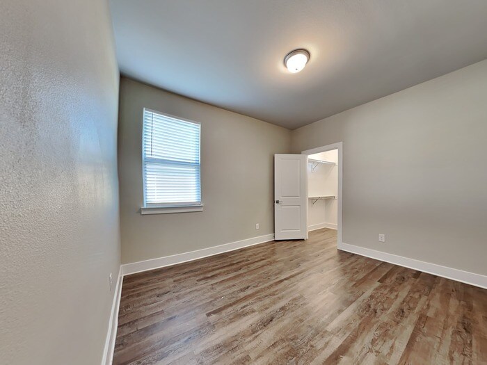 Building Photo - 1419 Marvin Gardens