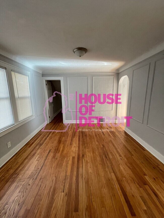 Building Photo - SECTION 8 ONLY | 4 BEDROOM | 3 BATH | FREE...