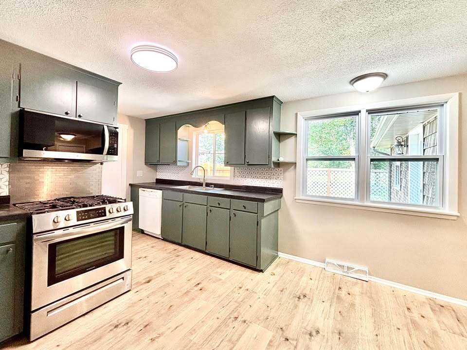 Building Photo - 730 Vernon Ave NW