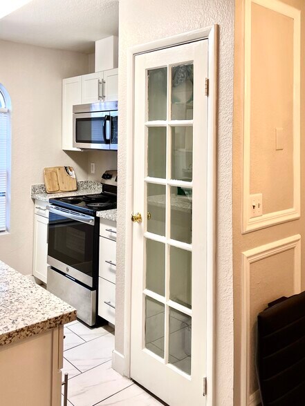 Building Photo - 3602 Gaylord Dr