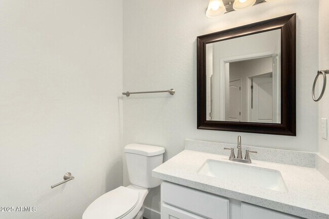 Building Photo - 111 W Beth Dr