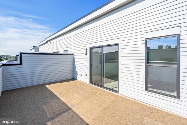 Building Photo - 2038 Tysons Ridgeline Rd