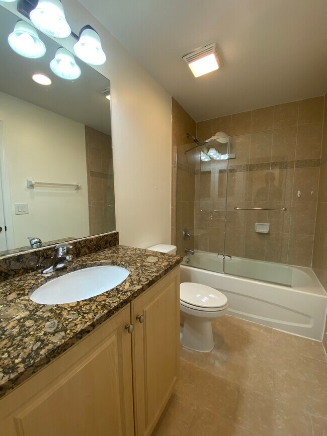 Building Photo - 12101 Santaluz Dr