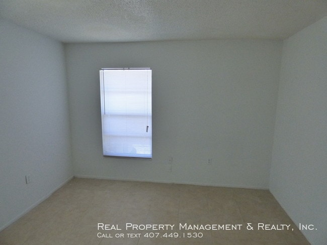 Building Photo - Nice 3 BR / 2 BA Home In Royal Manor Villas