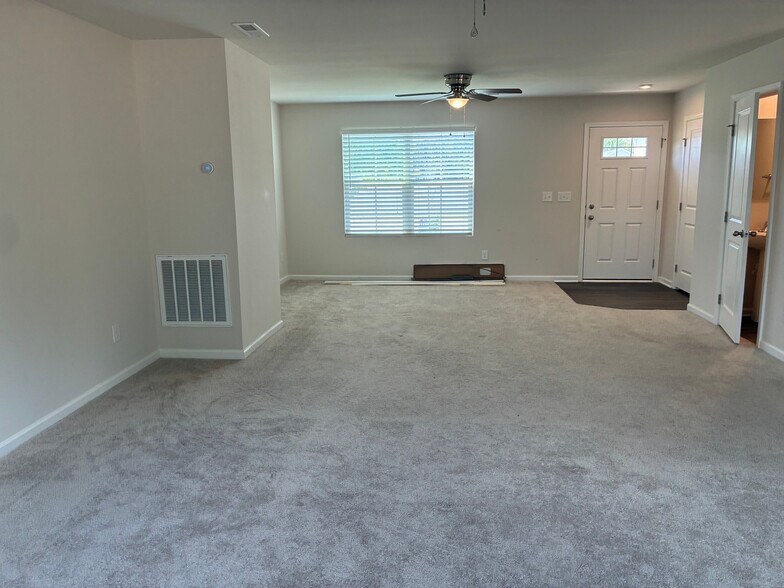 Building Photo - Room in Single Family Home on Bark Way