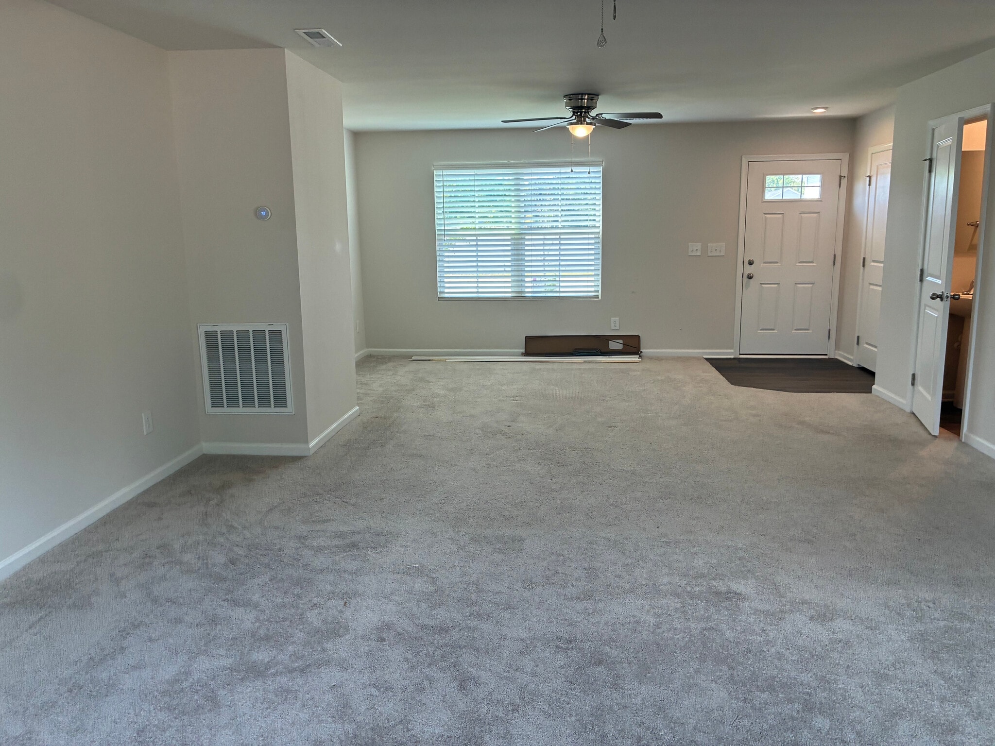 Building Photo - Room in House on Bark Way