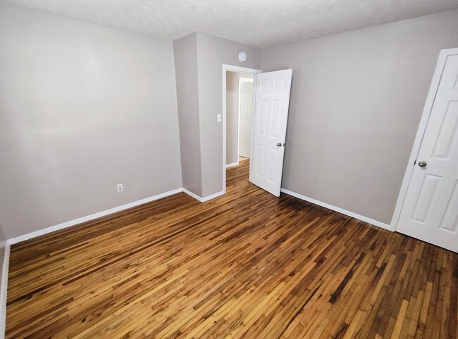 Building Photo - 3558 Debby Dr
